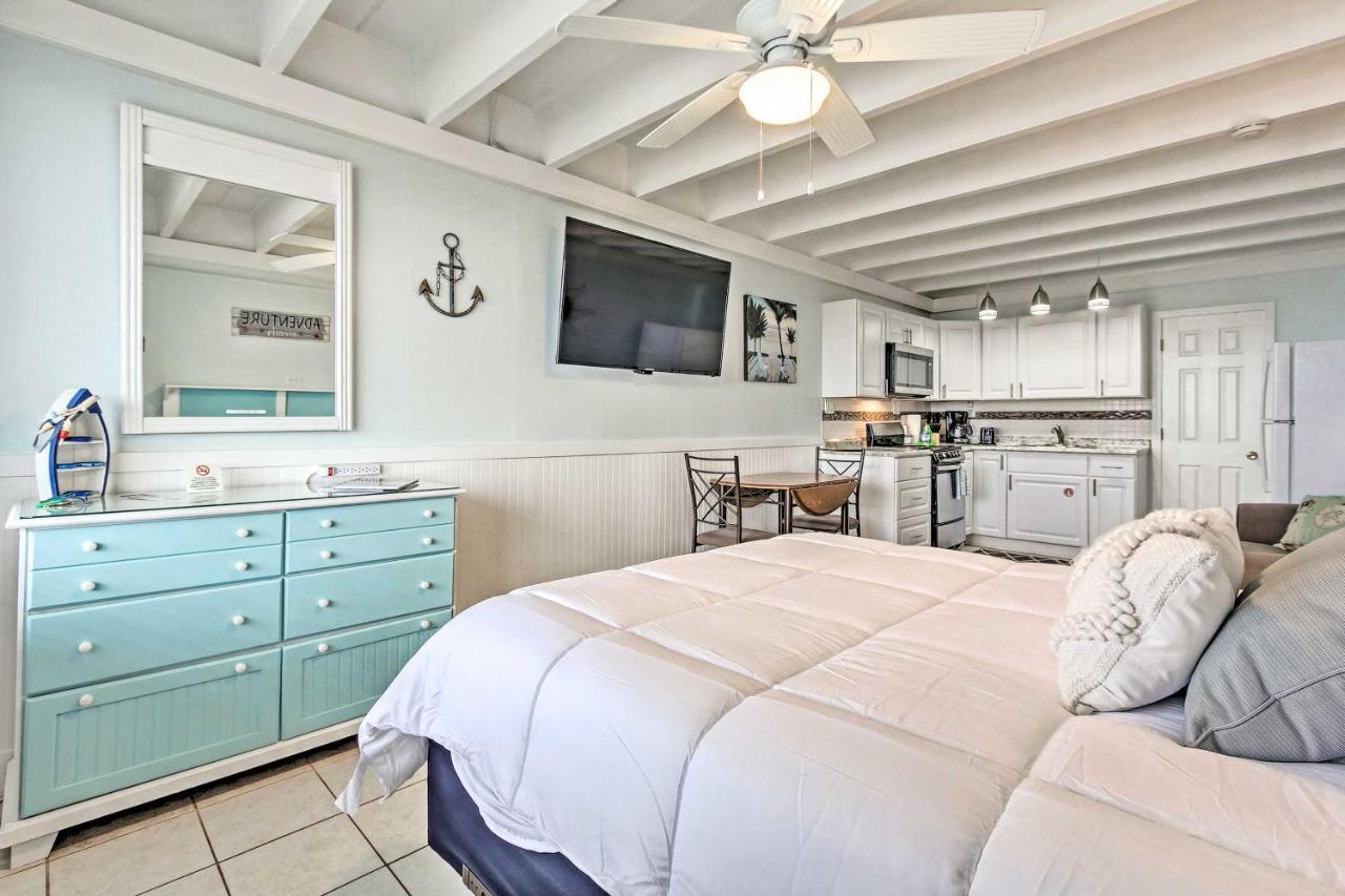 Panama City Beach Studio With Pool And Beach Access Екстер'єр фото