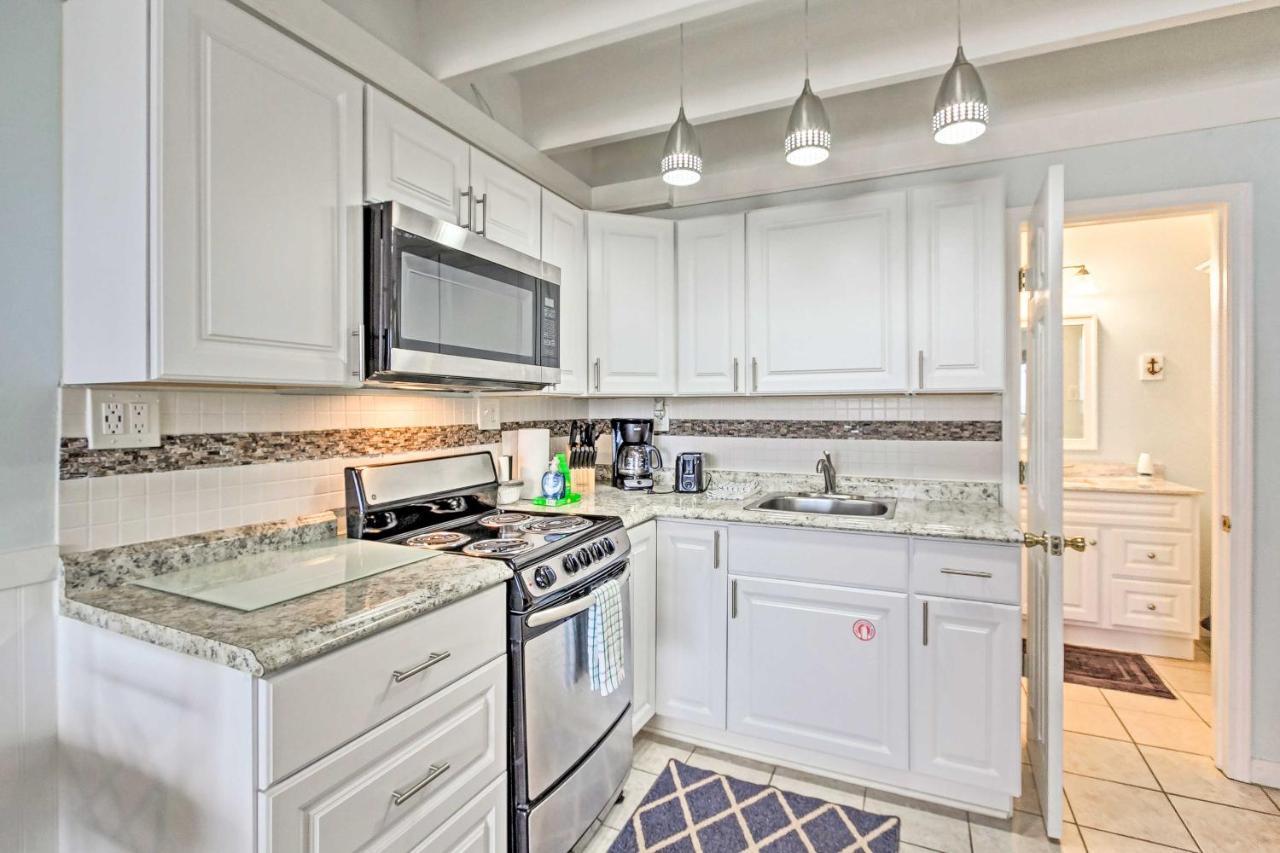 Panama City Beach Studio With Pool And Beach Access Екстер'єр фото