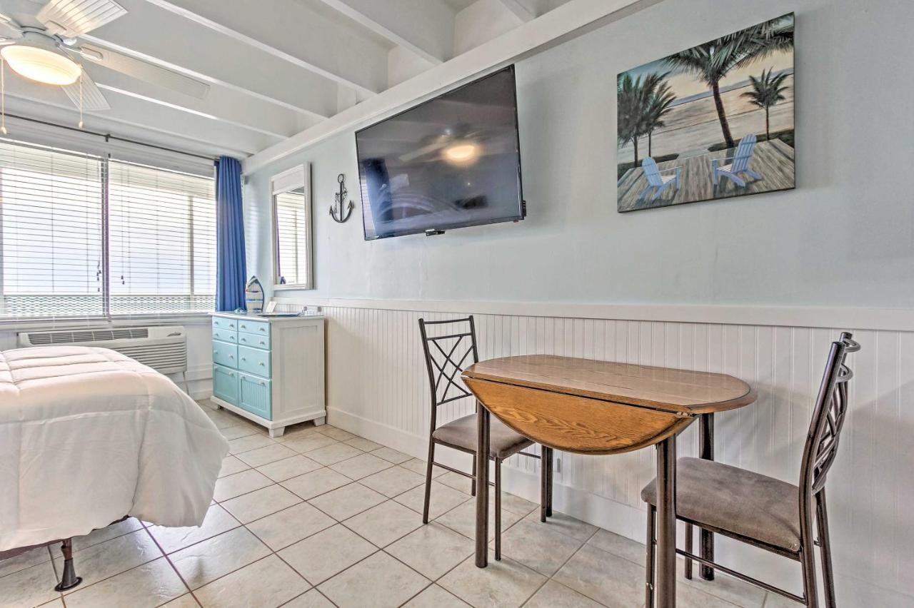 Panama City Beach Studio With Pool And Beach Access Екстер'єр фото