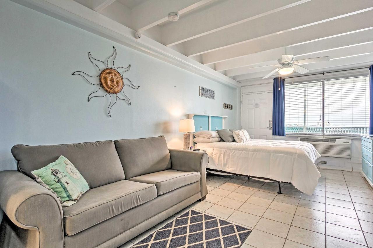 Panama City Beach Studio With Pool And Beach Access Екстер'єр фото
