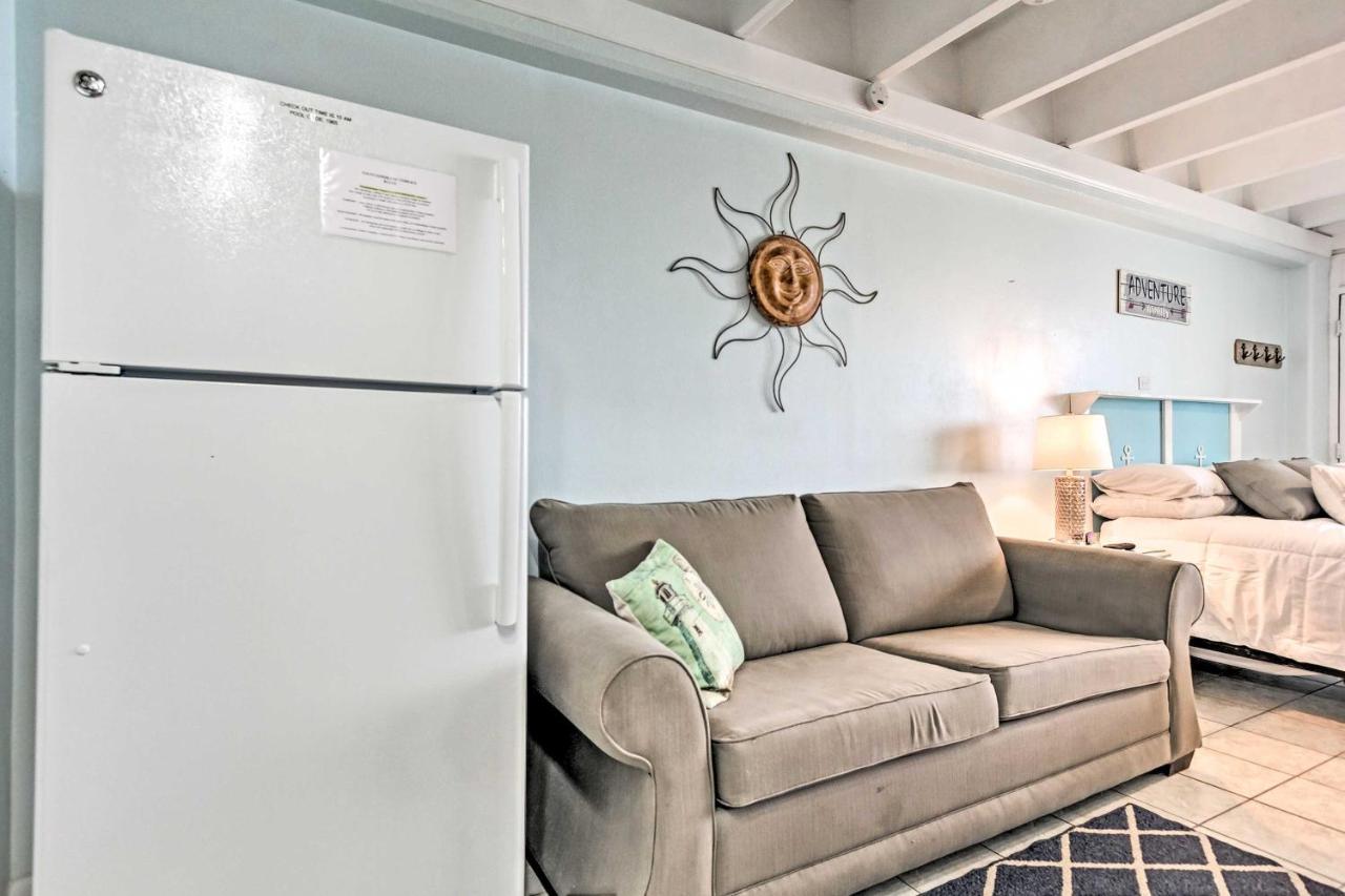 Panama City Beach Studio With Pool And Beach Access Екстер'єр фото