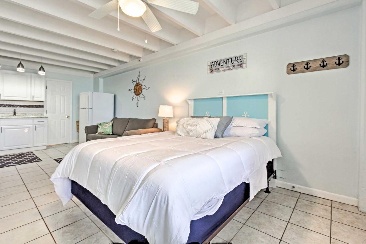 Panama City Beach Studio With Pool And Beach Access Екстер'єр фото