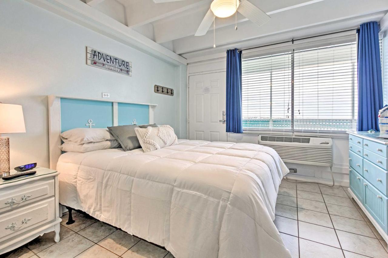 Panama City Beach Studio With Pool And Beach Access Екстер'єр фото